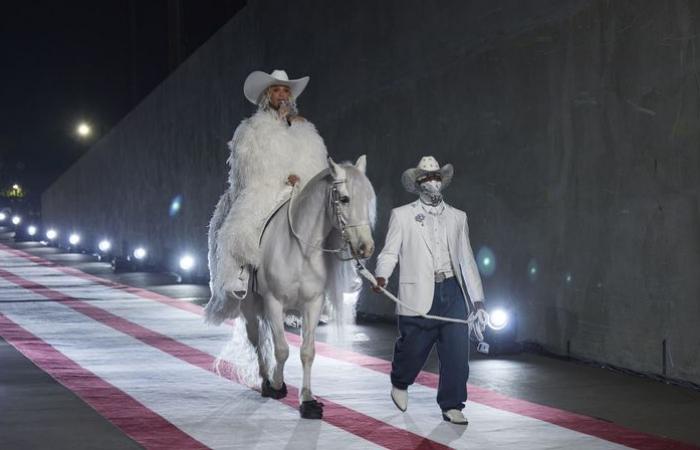 Beyoncé a donné un mini concert à la mi-temps du match de Noël de la ligue de football américain, à revoir « bientôt » sur Netflix