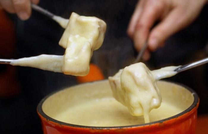 a Raclette du Valais AOP fondue