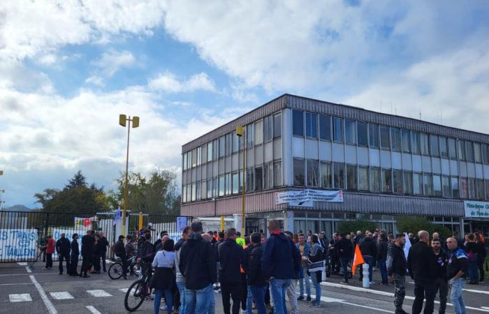 Près de Grenoble. Les 450 salariés de cette usine en danger arrêtent la grève