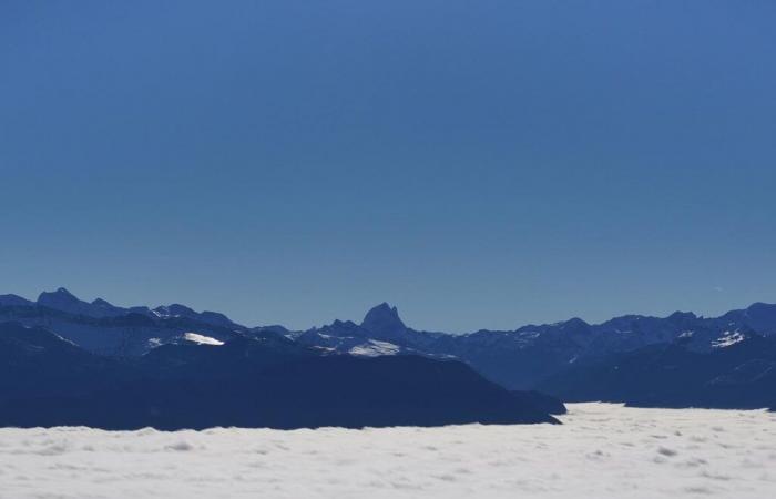 Photos du lecteur. Quand le Pic du Midi d’Ossau domine une impressionnante mer de nuages…