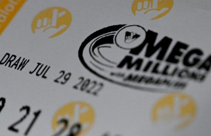 10 mois après avoir gagné 1 milliard d’euros au loto, il remporte enfin le jackpot