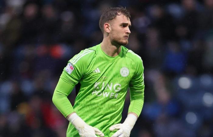 Jakub Stolarczyk débutera dans le but de Leicester City contre Liverpool