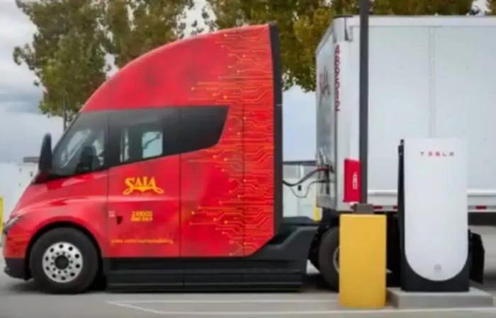 Tesla livre son Semi à un nouveau client, qui confirme son efficacité