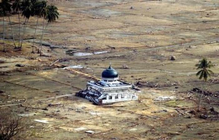 EN IMAGES | 20 ans après le tsunami de 2004 en Asie, le plus meurtrier de l’histoire