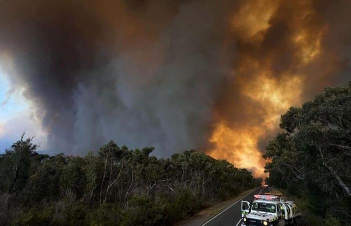 appels à évacuer en raison d’un incendie majeur