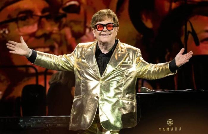 La nouvelle statue de cire d’Elton John défie la gravité