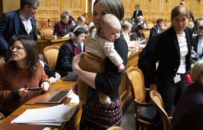 Des bébés entrent dans la Dôme fédérale