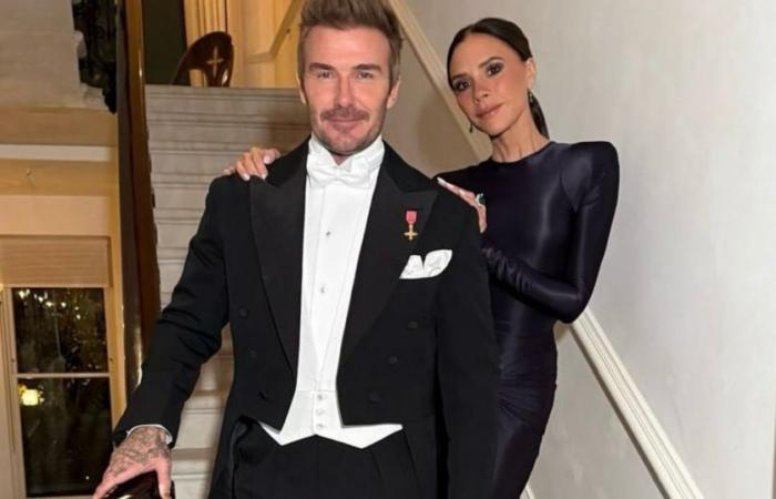 David et sa dinde, Victoria en pyjama rayé, Cruz à la guitare… La folle journée de Noël des Beckham