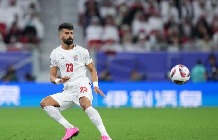 L’international iranien convoqué pour avoir embrassé un supporter avant un match