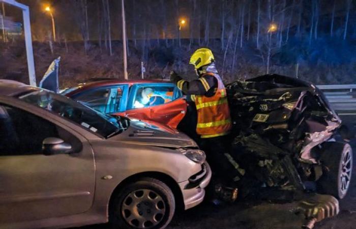 Six voitures et un camion impliqués dans un carambolage spectaculaire sur la RN7 près de Riorges