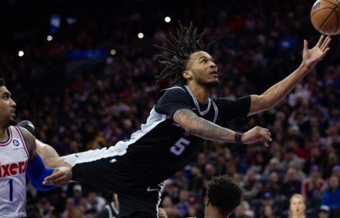 De retour sur le banc des Spurs, Stephon Castle doit s’adapter • Basket USA