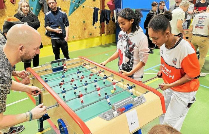 dans le pays de Morlaix, il n’y a pas de limite d’âge pour jouer au baby-foot !