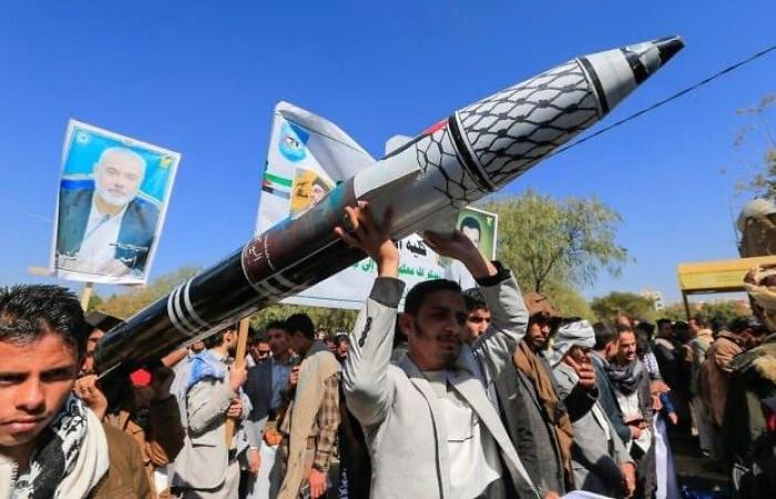 Sirènes nocturnes dans le centre d’Israël ; Les Houthis tirent un nouveau missile balistique