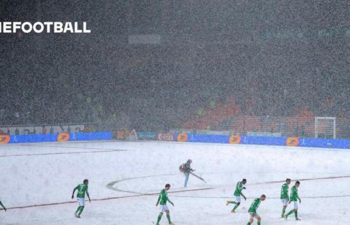 5️⃣ matchs de légende joués… sous la neige ❄️❄️