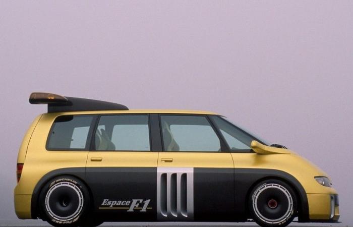 Le Renault Espace F1, un monospace propulsé par un moteur V10 F1 ! (+vidéo)