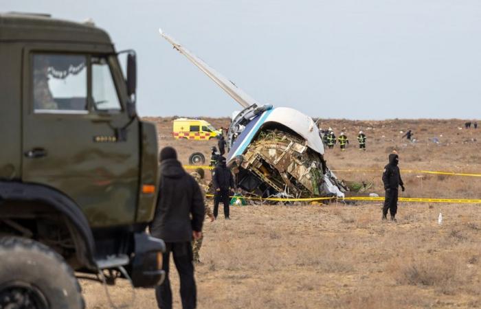 Un avion d’Azerbaïdjan Airlines au Kazakhstan