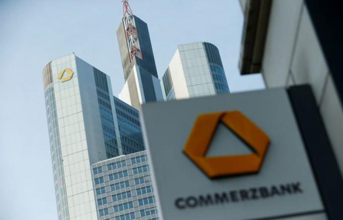 Le président du conseil d’administration de Commerzbank – 15 000 emplois risquent d’être perdus en cas de rachat par Unicredit