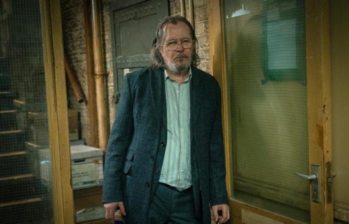 L’acteur Gary Oldman, héros de la série “Slow Horses”, recruté par le MI5 pour Noël