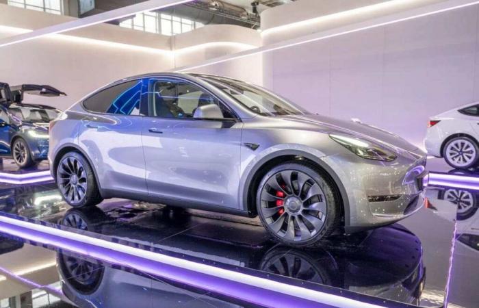 Le « bébé » Tesla Model Y à prix réduit pourrait arriver en 2025, selon un rapport