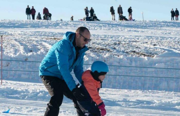 Des photos. Les bénévoles de la ligne neige à Sapois sont contents de l’affluence liée à la neige et au soleil