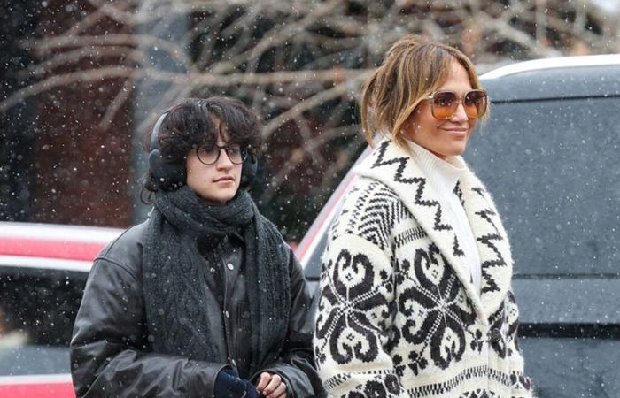 Sortie shopping mère-fille dans la neige pour Jennifer Lopez et sa fille Emme