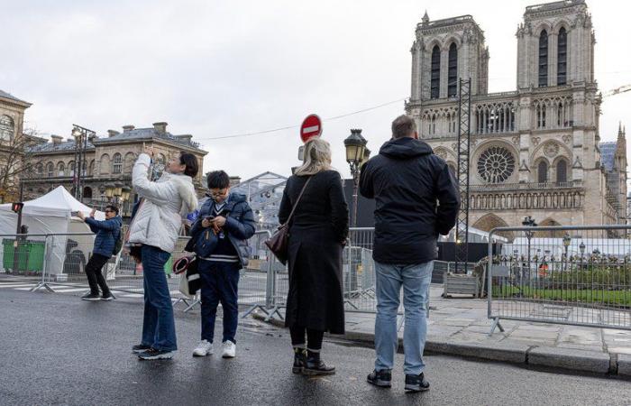 Jeux Olympiques, Notre-Dame… Paris regorge de touristes étrangers pour les fêtes de fin d’année