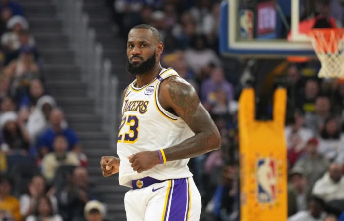 Pourquoi LeBron James ne joue-t-il pas contre Sacramento ? JJ Redick apporte des éclaircissements sur l’absence de la star de 39 ans