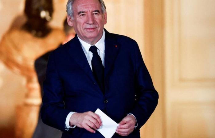 voyage décalé d’une journée pour François Bayrou, à la recherche de “solutions concrètes”