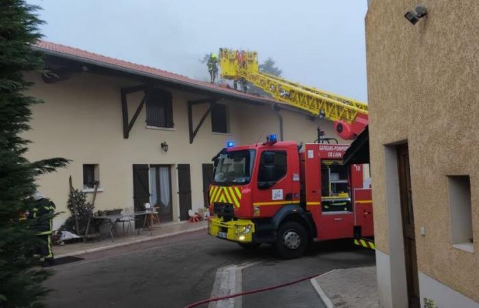 partant de la chaufferie, le feu se propage au toit