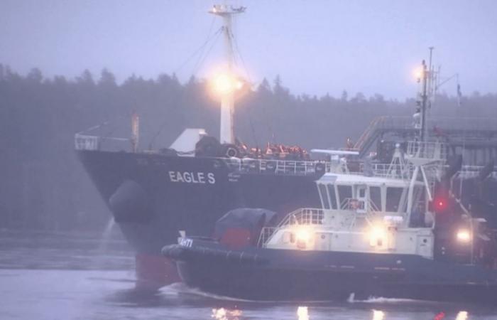 La flotte russe accusée d’avoir coupé des câbles sous-marins