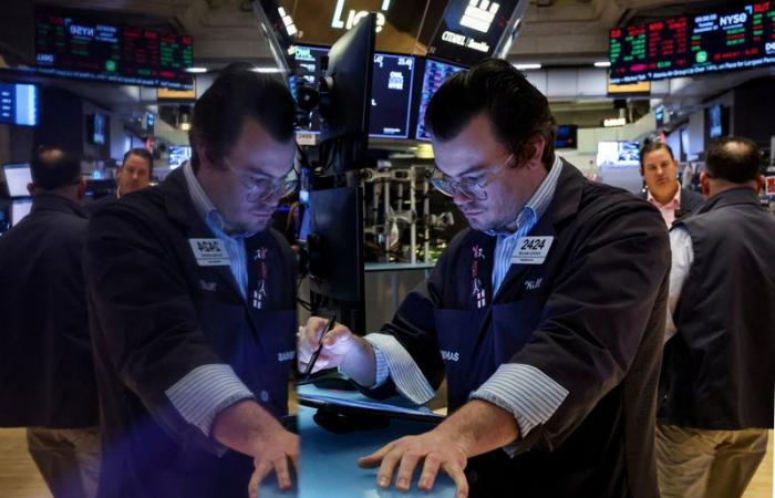 Wall Street termine en baisse, les valeurs technologiques pèsent