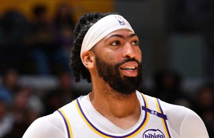 Anthony Davis hypnotise les fans de la NBA lors de la première mi-temps des Lakers contre Kings avec LeBron absent