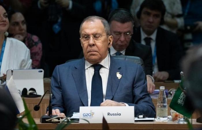 (Multimédia) La Russie est prête à participer aux pourparlers de paix en Ukraine, mais doit tenir compte de la “situation sur le terrain”, selon Lavrov