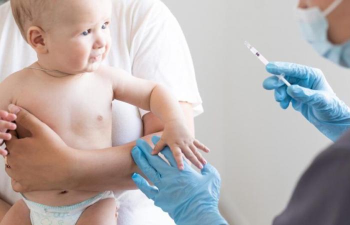 la vaccination s’étend à mesure que le nombre de cas augmente