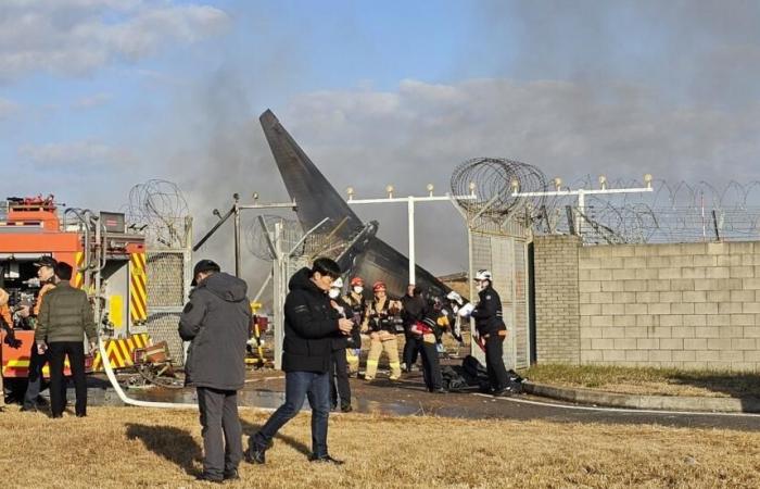 Le bilan du crash d’un avion sud-coréen s’élève à au moins 167 morts, 2 survivants