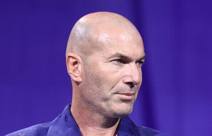 Zinedine Zidane, son père Smaïl entouré de ses trois arrière-petites-filles : quelle belle photo !