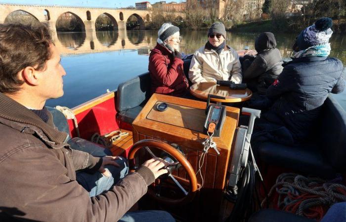 avec une couverture et une boisson chaude, vous pourrez profiter d’une croisière même en plein hiver