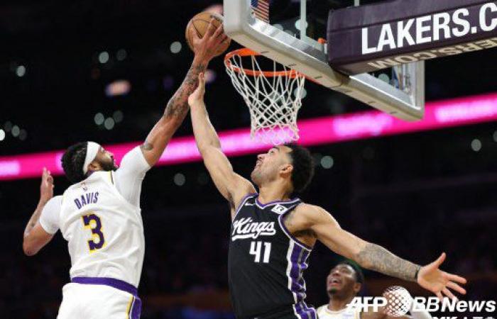 Les Lakers de Los Angeles ont également battu le départ de la star. Les Lakers ont battu les Sacramento Kings 132-122 a..