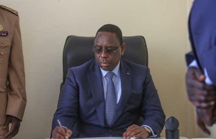 Macky Sall suspend ses fonctions politiques pour une durée indéterminée