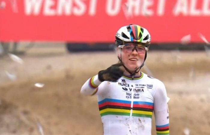 Fem van Empel remporte un tour du chapeau pour la Coupe du monde 2024-2025 sur un parcours gras en France