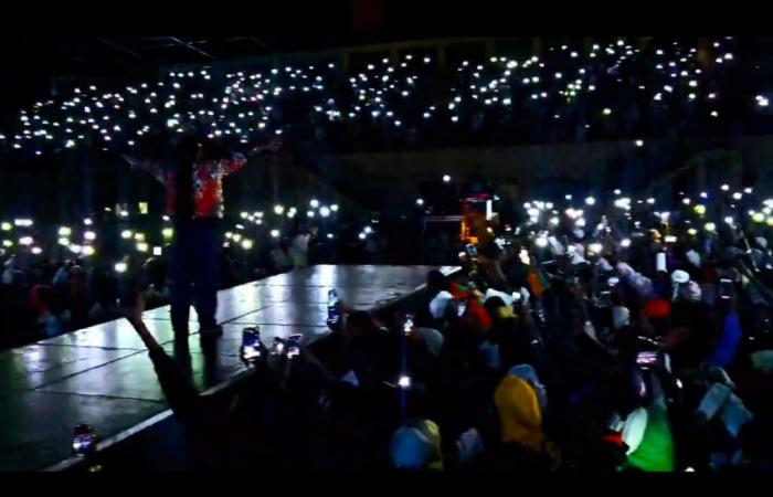 Spectacle, lumière, ambiance… BM Jaay gâte son public (vidéo)