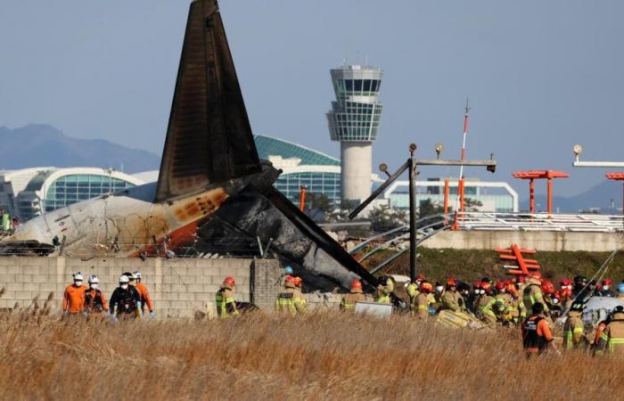 un avion s’écrase et prend feu à l’atterrissage, au moins 85 morts