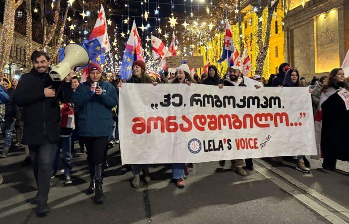 Alors que les ambitions euro-atlantiques déraillent et que l’arrivée d’un ancien footballeur d’extrême droite président, les Géorgiens se demandent quelle est la prochaine étape ?