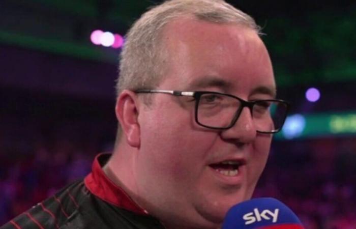 Stephen Bunting envoie une menace de sept mots à Luke Littler et Peter Wright