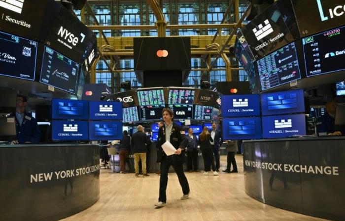 Wall Street glisse pour la dernière séance de 2024