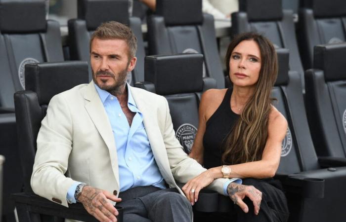 En pyjama assorti, Victoria Beckham et son mari créent le look de vacances le plus douillet