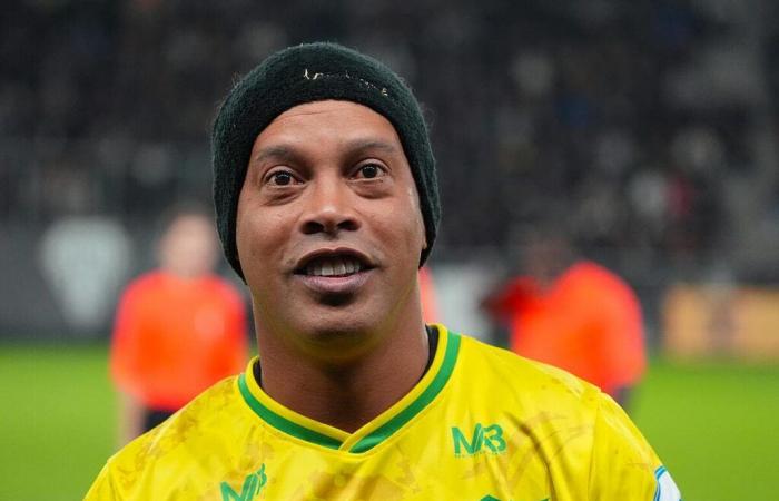 Ronaldinho est gratuit, c’est 220 000 euros par match