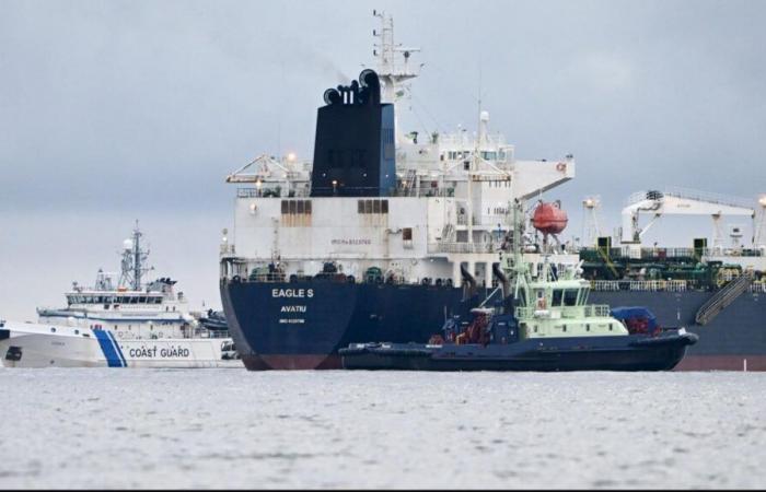 sept marins soupçonnés de faire partie de la flotte fantôme russe interdits de voyage