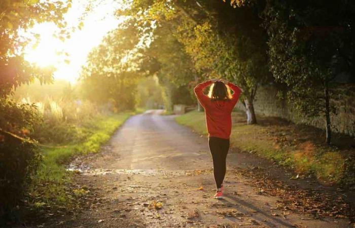 Les scientifiques ont demandé aux gens de faire une chose différemment en se promenant. Les résultats sont fascinants