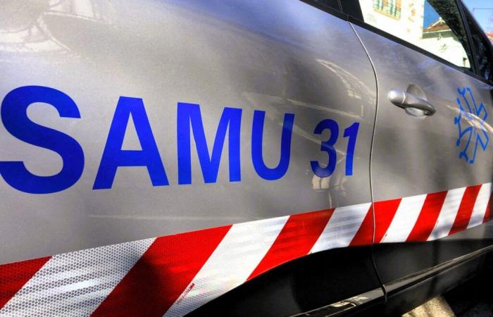 un homme décède dans un accident impliquant un bus et une voiture